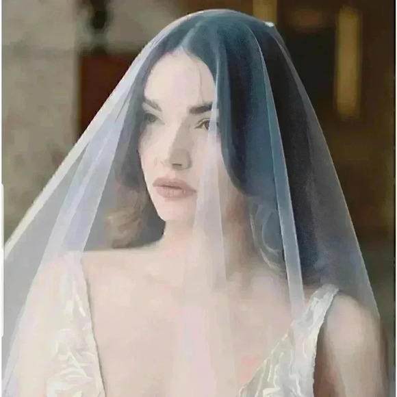 Elegant Wedding Veils   - Picture 7 of 12